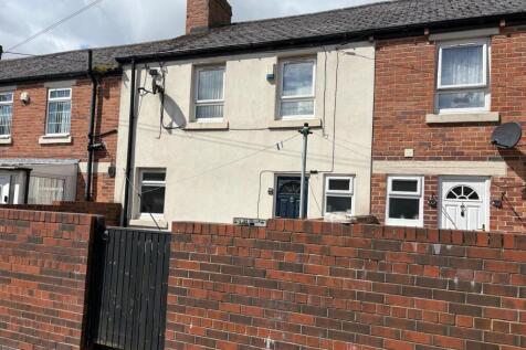 3 bed terraced house for sale James Street, Peter