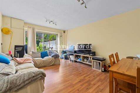 Northwold Road E5-1.jpg