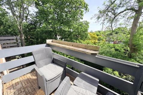 Rear Aspect/Balcony