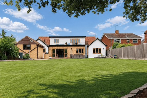 6 Bedroom Detached Chalet for sale - Cordys Lane,