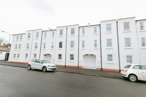 2 Rai Court, Beauchamp Road, Leamington Spa photo 2