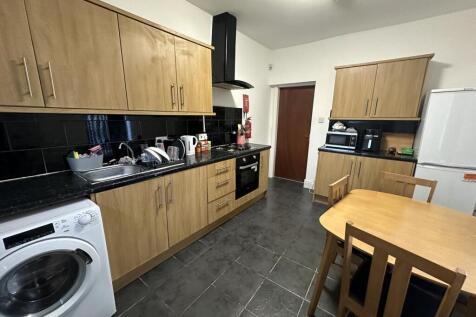 Albion Road, Fallowfield, £145pppw photo 3