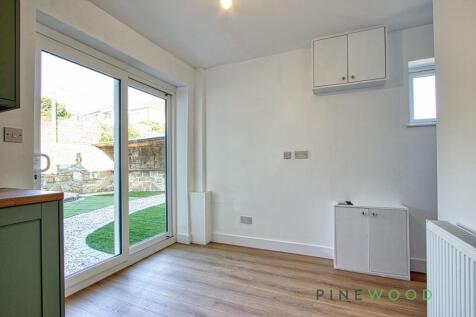 Southfield Close, Whitwell, S80 photo 4