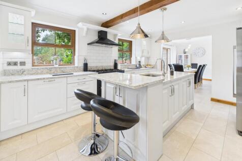 OPEN PLAN KITCHEN/BREAKFAST ROOM