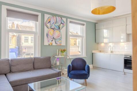 Lounge / Kitchen