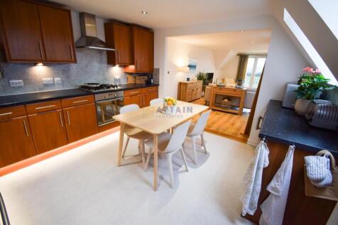 Kitchen 2.jpg