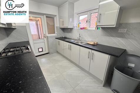 Laburnum Road, Hayes, Hillingdon photo 3