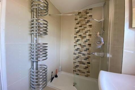 bathroom 73 Bredgar Close.jpg