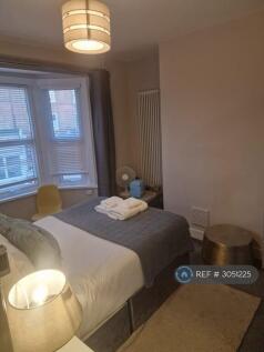 Garratt Lane, London, SW18 photo 4