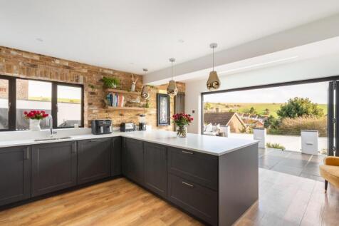 kitchen (2).jpg