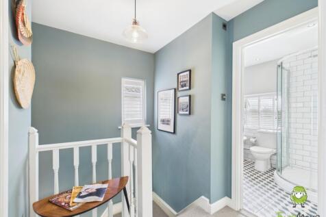 CAM03778G0-PR0235-STILL030