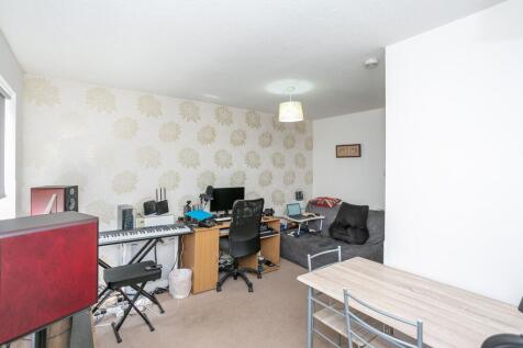 1-bed flat on Melrose Place, WD17, Watford, WD17, £1,225/mo