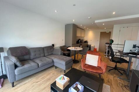 LEEDS, WEST YORKSHIRE photo 3