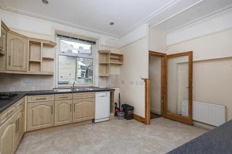 Bramleys Estate Agents - Height Green - Sowerby Br