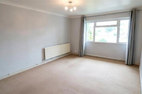 Chiltern Drive, Charvil, Reading, Berkshire, RG10 photo 3