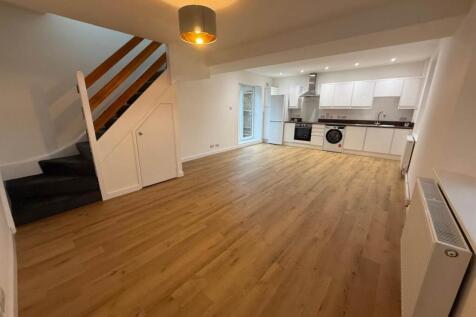LOUNGE/KITCHEN