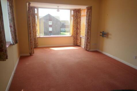 Spacious lounge