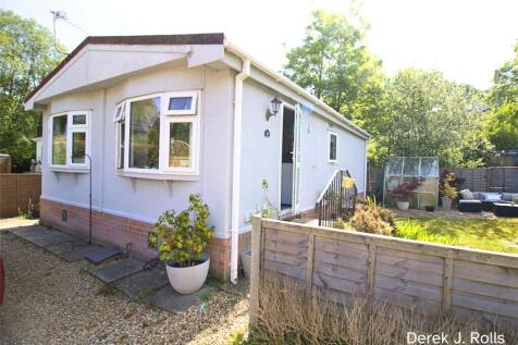 Bournemouth, BH10 - property photo