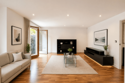 2 bed flat to rent Plaistow Lane, London BR1