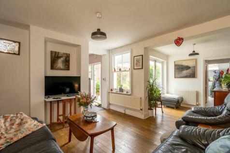 Living Room.jpg