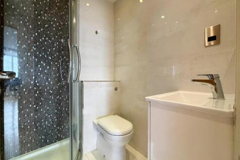 bathroom 1 (1 of 1).jpg