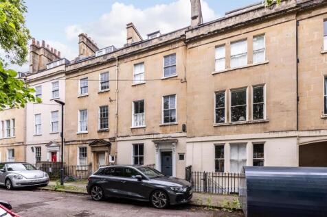 Garden Flat, 7 Kensington Place, Bath BA1 6AW-1.jp