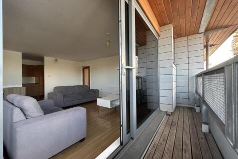 Balcony (2).jpeg