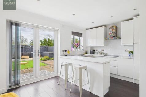 Kitchen &amp; Dining
