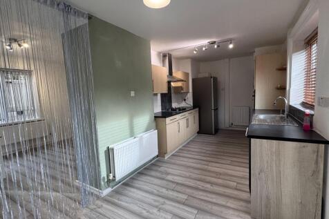 Ravenscar Crescent, Manchester, M22 photo 3
