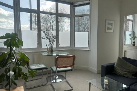 Reception Battersea Park Road
