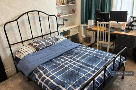 5-bed terraced on Daisy Bank Road, Manchester, M14, £2,950/mo