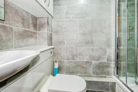 Clarkes Drive, Uxbridge, UB8 photo 4