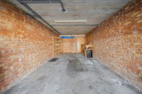 EweMove Harrogate Garage