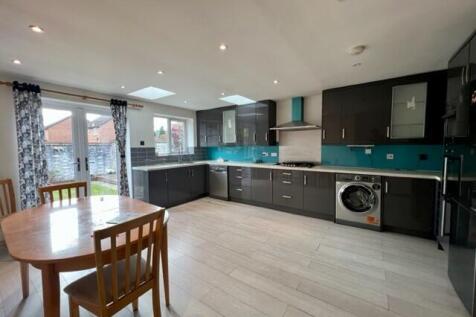 Middleton Gardens, Basingstoke, Hampshire, RG21 photo 4