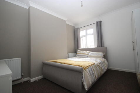 Ashingdon Road, Rochford photo 4