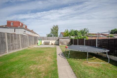 Rear garden pic 2.jpg