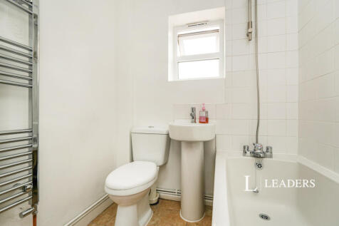 Pilley Crescent, Cheltenham, Gloucestershire, GL53 photo 4