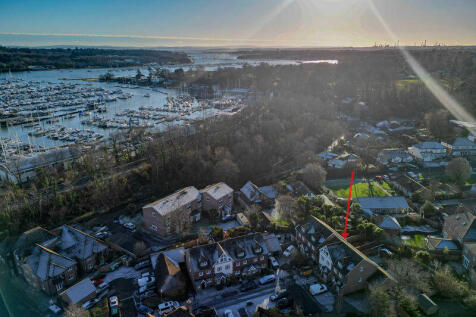 Proximity to the River Hamble