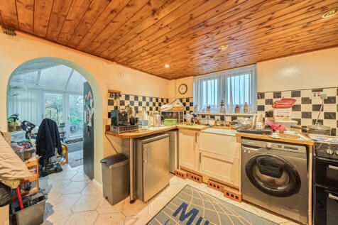 1393043-25-6944254bacd51-ARW-1