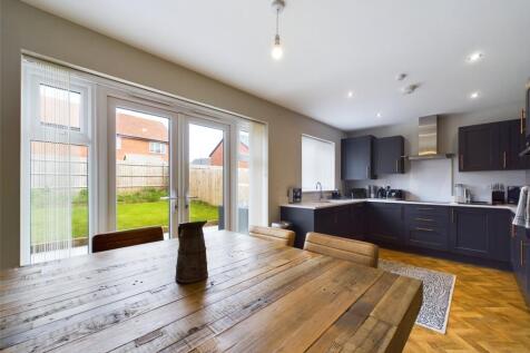 Milliner Crescent, Churchdown, Gloucester, Gloucestershire, GL3 photo 4