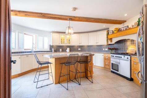 Kitchen-breakfast room.jpg