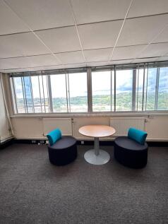Office to rent Image 3
