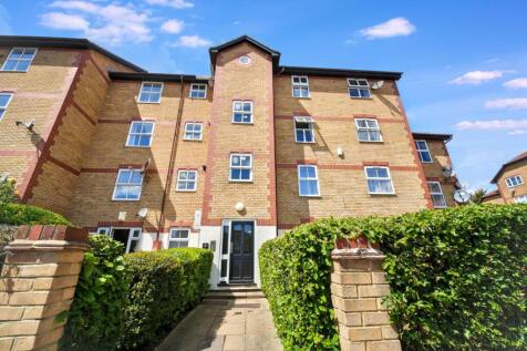 28 Kennet Square, Mitcham, CR4 3RR