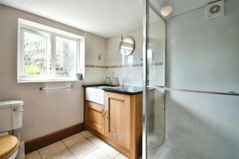 D/Stairs Shower Room