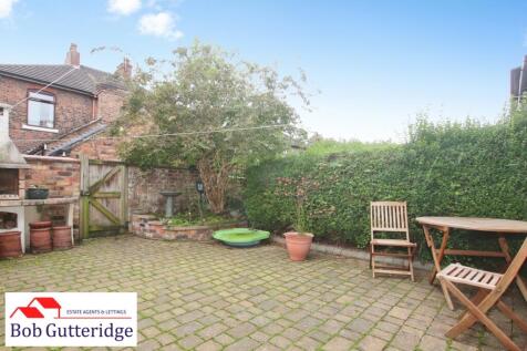 ENCLOSED REAR YARD