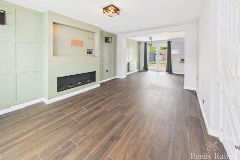 Lounge/Dining Area