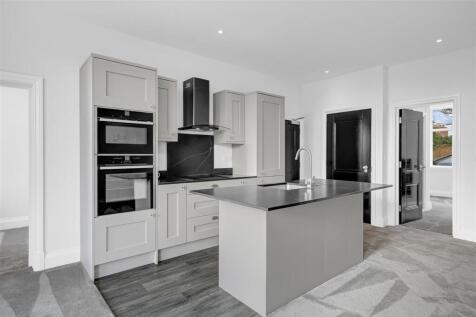 Kitchen Lounge Area