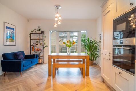 Family/dining area