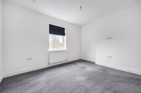 High Street, Crowthorne, Berkshire, RG45 photo 3