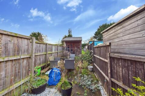 CAM01348G0-PR0775-STILL007.jpg